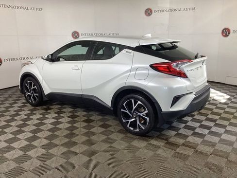 Used 2018 Toyota C-HR XLE image 6