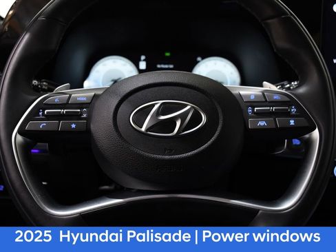 Used 2025 Hyundai Palisade Calligraphy image 10