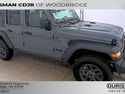 Used 2024 Jeep Wrangler Unlimited Sport AWD/4WD image 4