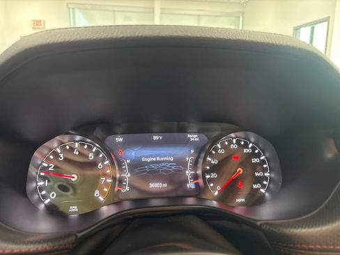 Used 2025 Jeep Compass Trailhawk AWD/4WD image 19