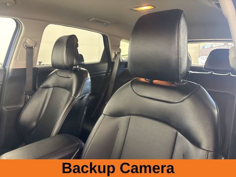 Used 2023 Kia Sportage EX image 9