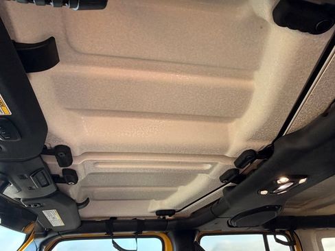 Used 2019 Jeep Wrangler Unlimited Sahara AWD/4WD image 38