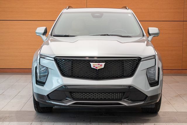 Used 2025 Cadillac XT4 Sport AWD/4WD image 2