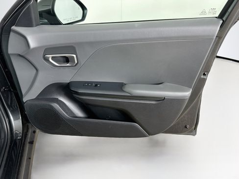 Used 2025 Kia K4 FWD image 30