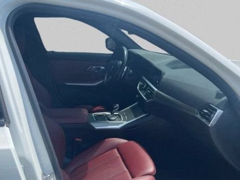 Used 2022 BMW 330i Sedan w/ M Sport Package RWD image 18