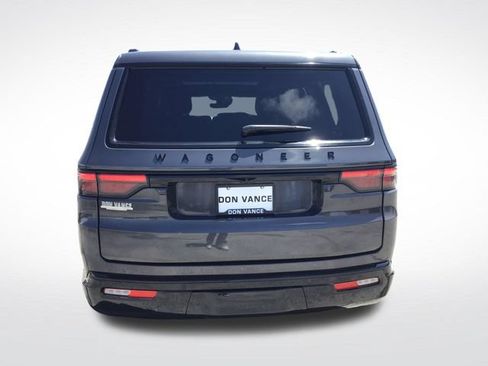 Used 2024 Jeep Wagoneer Series II AWD/4WD image 4