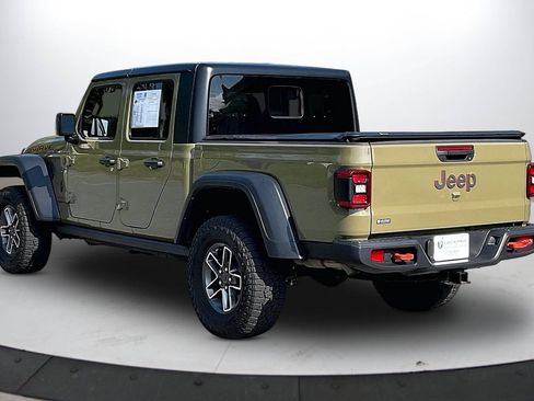 Certified 2025 Jeep Gladiator Mojave w/ Convenience Group AWD/4WD image 6