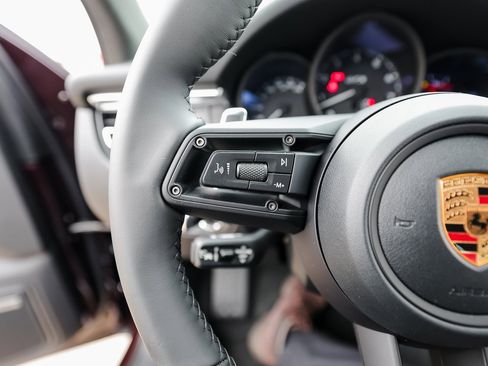 New 2026 Porsche Macan GTS image 17