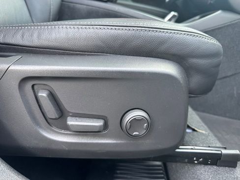 Used 2023 Volvo XC40 B5 Plus AWD/4WD image 67
