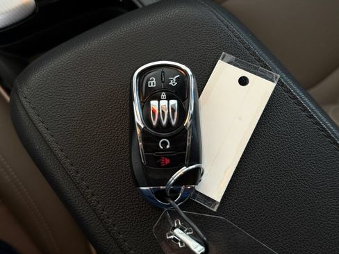 Used 2025 Buick Envista Avenir FWD image 34