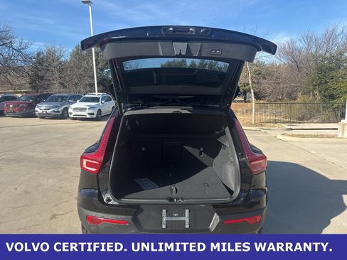 Certified 2025 Volvo XC40 B5 Plus image 7