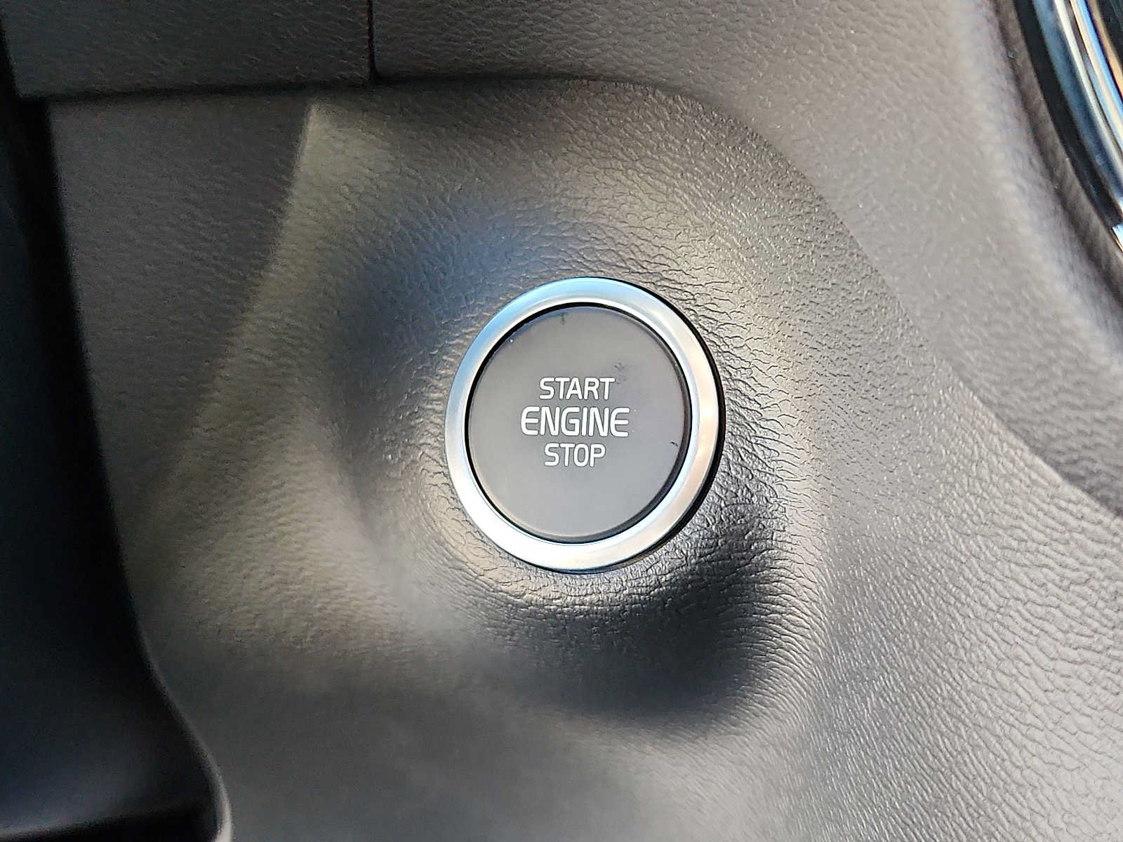 Used 2026 Volvo XC40 B5 Ultra w/ Protection Package Premier AWD/4WD image 23