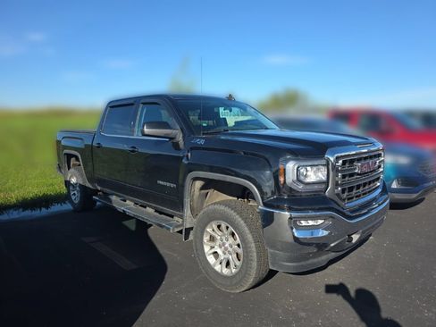 Used 2017 GMC Sierra 1500 SLE w/ Suspension Package, Off-Road AWD/4WD image 3