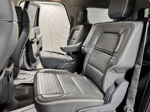 Used 2019 Lincoln Navigator L Black Label w/ Cargo Package AWD/4WD image 8