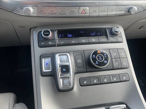 Used 2022 Hyundai Palisade Limited image 19
