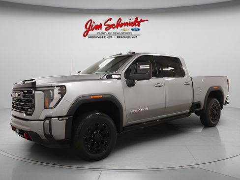 Used 2024 GMC Sierra 2500 AT4 w/ AT4 Premium Plus Package AWD/4WD image 2