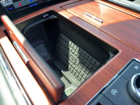 Used 2024 Lincoln Navigator Premiere AWD/4WD image 42