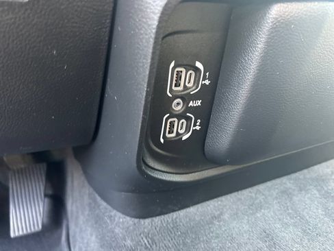 Used 2022 RAM 1500 Laramie AWD/4WD image 16