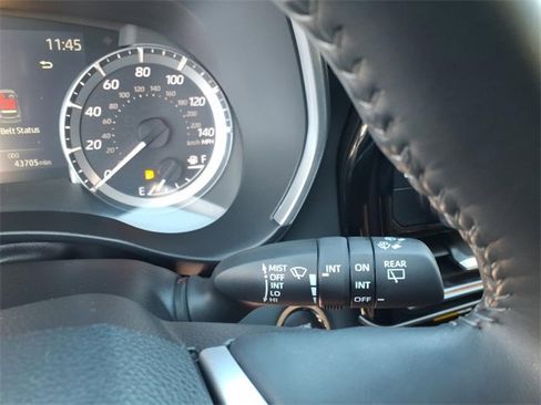 Used 2023 Toyota Highlander XLE image 25