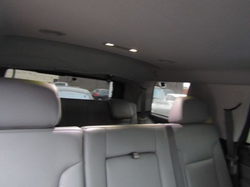 Used 2019 Chevrolet Tahoe LT image 12