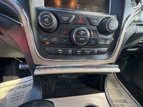 Used 2016 Jeep Grand Cherokee Limited image 19