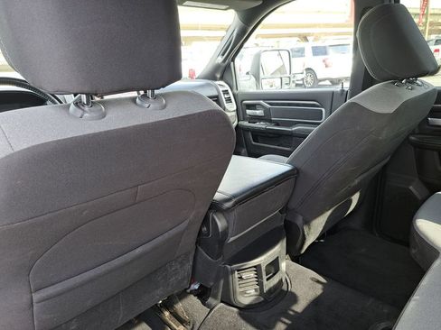 Used 2024 RAM 2500 Big Horn AWD/4WD image 25