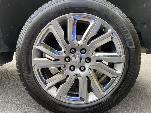 Used 2019 Chevrolet Silverado 1500 High Country w/ High Country Premium Package image 48