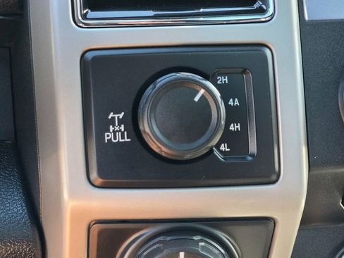 Used 2018 Ford F150 Lariat w/ Equipment Group 502A Luxury image 38