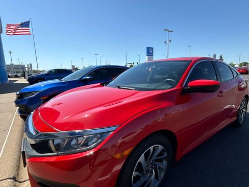 Used 2018 Honda Civic EX image 5