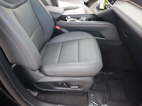 New 2026 Ford Explorer Active AWD/4WD image 14