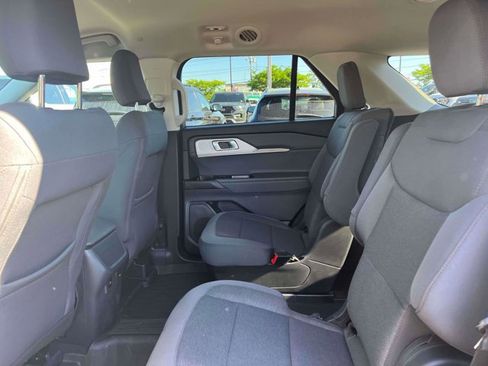 Used 2026 Ford Explorer Active AWD/4WD image 14