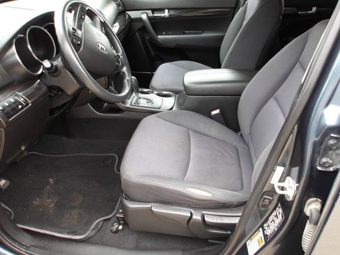Used 2011 Kia Sorento LX FWD image 5
