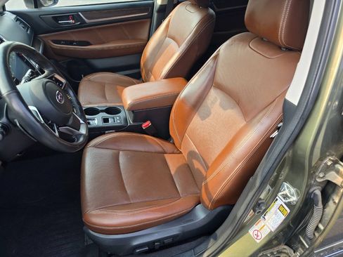 Used 2018 Subaru Outback 3.6R Touring AWD/4WD image 12