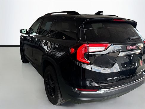 Used 2024 GMC Terrain AT4 image 7