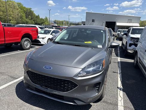 Used 2021 Ford Escape SE image 19