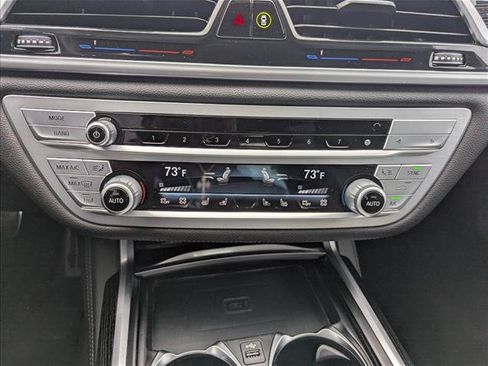 Used 2021 BMW 740i w/ Luxury Rear Seating Package RWD image 20