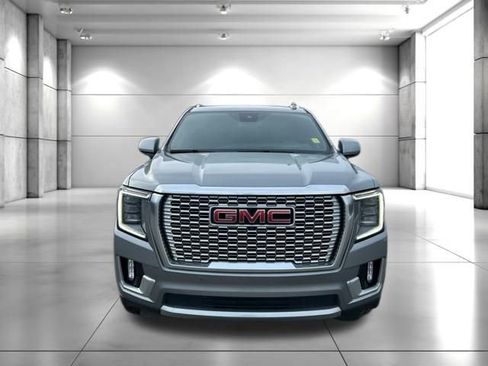 Used 2023 GMC Yukon XL Denali AWD/4WD image 3