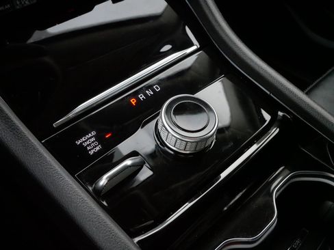 Used 2023 Jeep Grand Cherokee L Limited w/ Black Appearance Package image 24