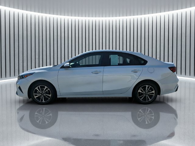 Used 2024 Kia Forte LXS FWD image 7