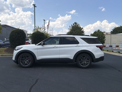 Used 2025 Ford Explorer ST w/ Sun And Sound Package AWD/4WD image 13