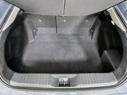 Certified 2025 Toyota Prius LE FWD image 25