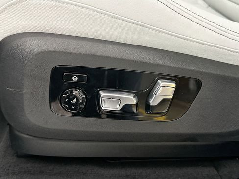 New 2026 BMW X5 xDrive50e w/ Executive Package image 19