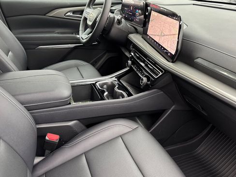 New 2026 Chevrolet Traverse LT w/ Driver Confidence Package AWD/4WD image 16