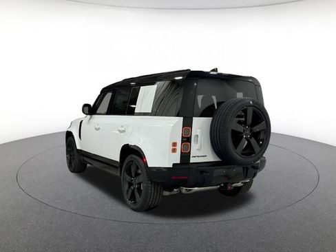 New 2026 Land Rover Defender 110 X-Dynamic SE AWD/4WD image 3