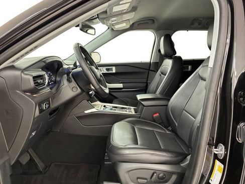 Used 2024 Ford Explorer Limited w/ Equipment Group 301A AWD/4WD image 12