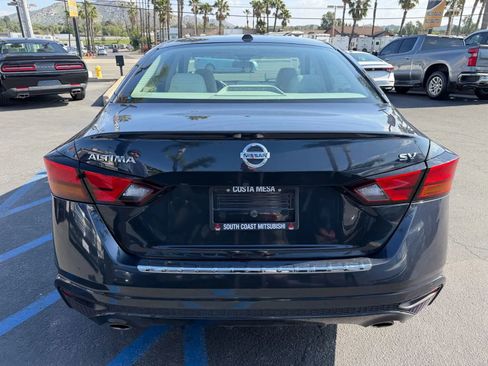 Used 2021 Nissan Altima 2.5 SV w/ SV Premium Package FWD image 7