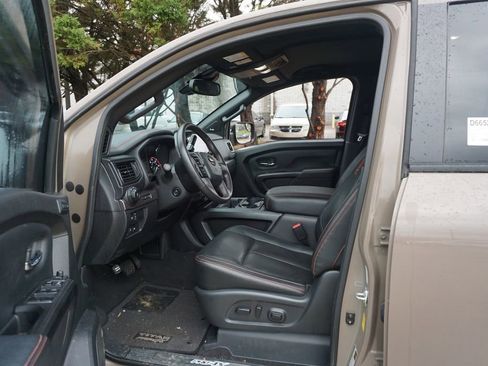 Used 2021 Nissan Titan PRO-4X w/ Pro-4x Convenience Package image 2
