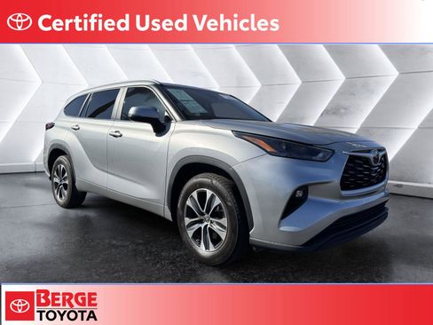 Certified 2024 Toyota Highlander XLE image 1