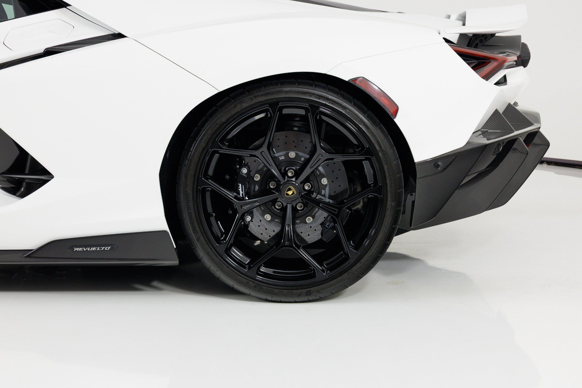 Used 2024 Lamborghini Revuelto AWD/4WD image 13
