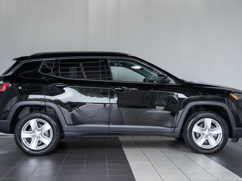 Certified 2022 Jeep Compass Latitude AWD/4WD image 3
